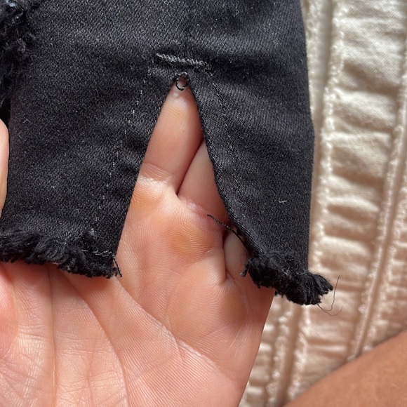 NWOT good American “the cutoffs” shorts - Picture 8 of 9